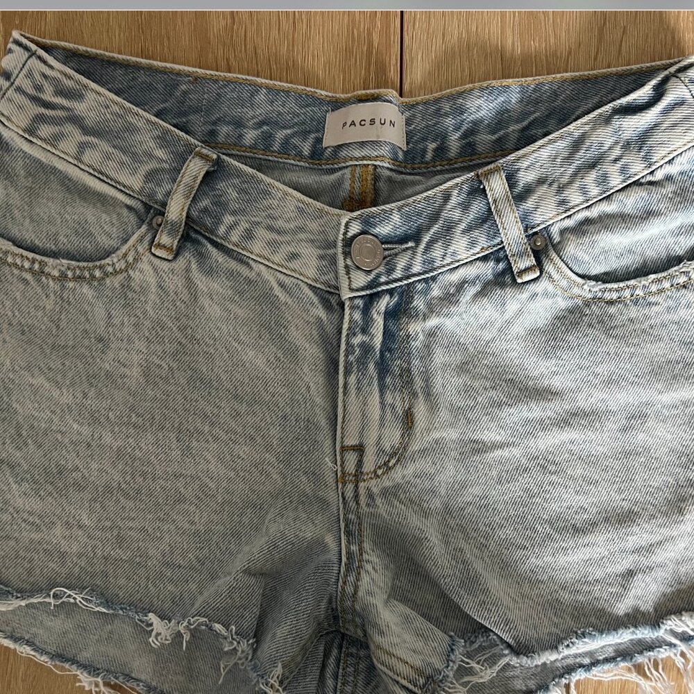 Pacsun low rise V shorts